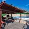 NAVIS Sea View Apartment with pool