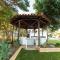 Alkis Guest House by AegianKazarte