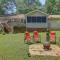 Jonesboro Home with Screened-In Porch and Fire Pit! - Jonesboro