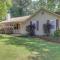 Jonesboro Home with Screened-In Porch and Fire Pit! - 琼斯伯勒