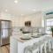 Walk to Beach Updated Home with Deck in Galveston! - 加尔维斯敦