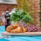Rush House by SR Short Lets & Serviced Accommodation Heathrow Windsor - Perfect for Monthly Stay Relocation & Business Contractors Big Groups - Northolt