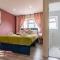 Rush House by SR Short Lets & Serviced Accommodation Heathrow Windsor - Perfect for Monthly Stay Relocation & Business Contractors Big Groups - Northolt
