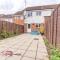 Rush House by SR Short Lets & Serviced Accommodation Heathrow Windsor - Perfect for Monthly Stay Relocation & Business Contractors Big Groups - Northolt