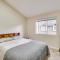 16 Mi to DIA Townhome with Fireplace in Aurora