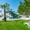 La Benata Beach Hotel
