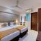 Click Hotel Vadodara 2 Mins from Railway Station - Vadodara