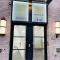 809-3A 1BR Columbus Circle Elevator W D