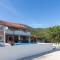 Luxury apartment with large pool and sea view - Kaštela