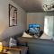 Orchard House - Great Stay for Family and Business Travellers, Amenities are Walk in distance to pubs, restaurants, Supermarket, Free Wifi & Free Parking, Outdoor Garden