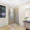 Deluxe Double Room with private shower - Point Cook