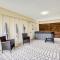 Casablanca Waco 5 mins from Baylor and Magnolia with Hot Tub,Firepit, Pet Friendly