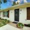 Casablanca Waco 5 mins from Baylor and Magnolia with Hot Tub,Firepit, Pet Friendly