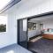 Oakura Beach Front Apartments - Oakura