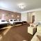 Caravan Hotel