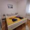 Apartments Tamara with garden and river view - free private parking - garage - Mostar