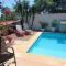 Formidável Casa com Piscina em Cond.