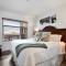 Updated Sundial unit in Canyons Village, balcony, outdoor pool & hot tubs, walk to hiking B214