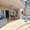 Battaleys Mews modern 3 bed with plunge pool - سانت بيتير