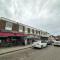 Central Buckingham Apartment #5 with Free Parking, Pool Table, Fast Wifi and Smart TV with Netflix by Yoko Property
