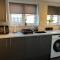 Oak House - 3 Bedroom Townhouse with free parking in the town centre by ShortStays4U