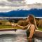 Fiordland Eco-Retreat -- Panoramic Views -- Hot Tub - Te Anau