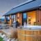 Fiordland Eco-Retreat -- Panoramic Views -- Hot Tub - Te Anau