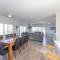 16 Chapman Rd - BYO Linen - Pets Negotiable - Wi-Fi