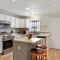 2 bed 2 and a half bath close to shopping restaurants and more