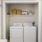 2 bed 2 and a half bath close to shopping restaurants and more