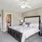 2 bed 2 and a half bath close to shopping restaurants and more
