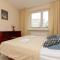 Spacious & Quiet 1 Bedroom Apartment in Pruszków by Noclegi Renters