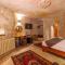 Canyon Cave Hotel