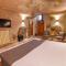 Canyon Cave Hotel