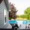 Maple Retreat with Big Pool