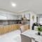 Wonderful 2BR home, w/ comfy sofa, SMART TV & WIFI by 360 Estates - Сліма