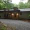 Creekside Getaway