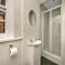 Finest Retreats - York Hall Apt