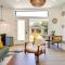 Redwood City Escape with Big-Screen TV!