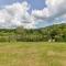 3 Charming Private Home with Pool, BBQ, Wi-Fi & Free Parking