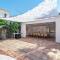 Seaside Paradise Villa with a Private Pool and Walking distance to the Beach - Marbella
