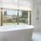 Seaside Paradise Villa with a Private Pool and Walking distance to the Beach - Marbella