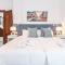 Seaside Paradise Villa with a Private Pool and Walking distance to the Beach - Marbella