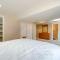 Spacious Aurora Home 20 Mi to Downtown Denver!