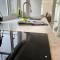 Clare Street - 3 bedroom house with private parking