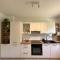 Summer Green Apartment