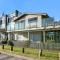 The White Haus - Waihi Beach Upstairs Holiday Unit