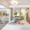 Mid-Century Luxury Suite - Marin Stay Near SF, Napa & Sonoma