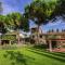 Farmhouse in Marsciano with vineyards olive groves
