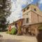 Farmhouse in Marsciano with vineyards olive groves